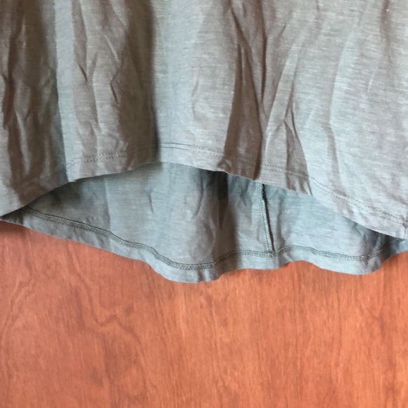 True Craft sage green high low long sleeved tee - Picture 5 of 7